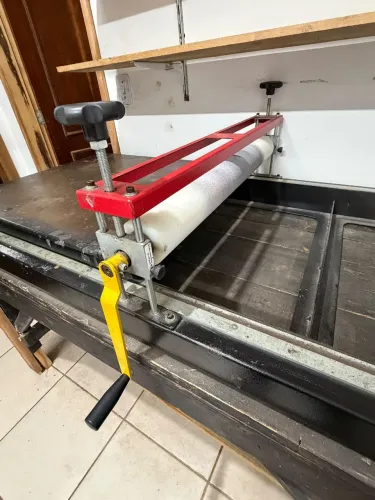 Máquina de corte e vinco manual