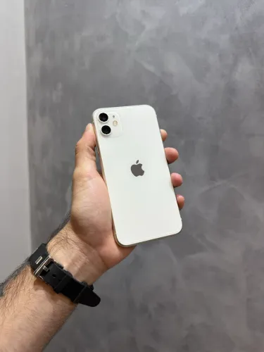 iPHONE 11 (64GB)
