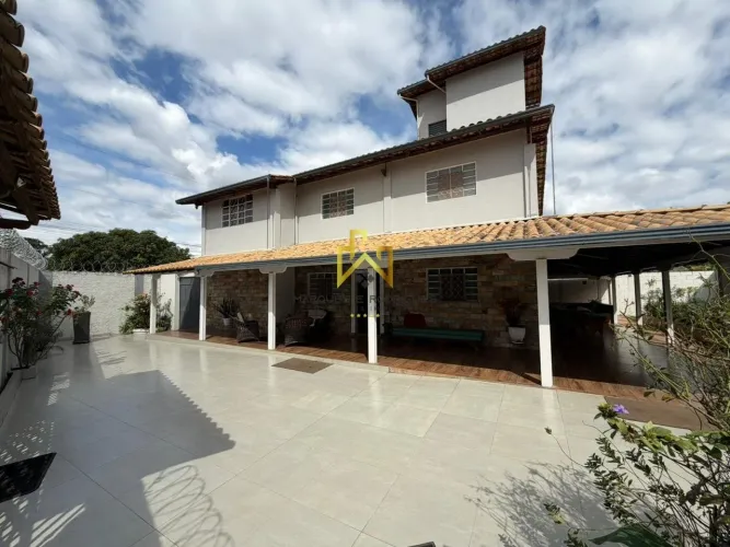 Excelente oportunidade no Bairro Jardim Encantado, Casa com uma localização privilegiada!!