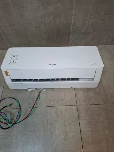 Ar-condicionado split completo ? Elgin · 9.000 BTU · 4 unidades disponíveis Estado: Semin