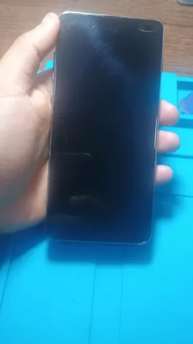 Vendo um S10+ 