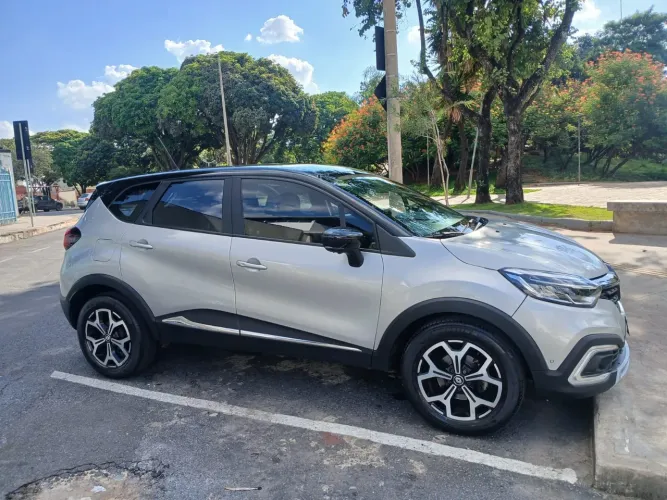 Renault Captur Iconic 1.3 TB 16V Flex 5P AUT 2022