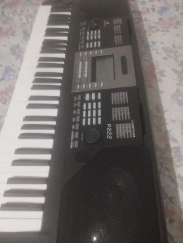 Vendo um teclado