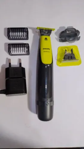 Barbeador Elétrico Philips OneBlade Bivolt (02 LÂMINAS NOVAS)