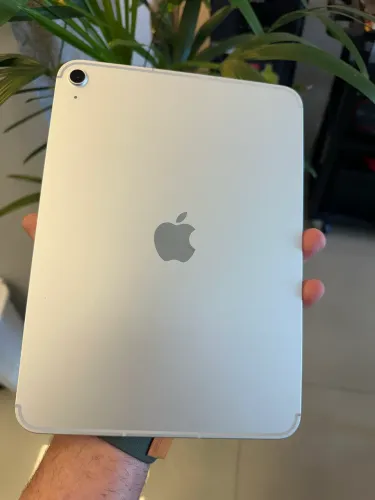 Vendo iPad 11 modelo A16 WI FI + Celular 256 GB