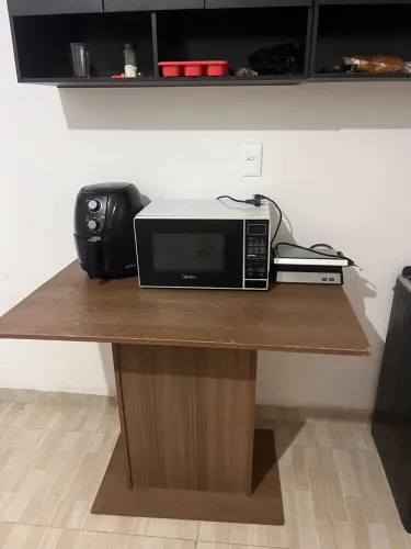 ? Mesa/Balcão de Madeira
