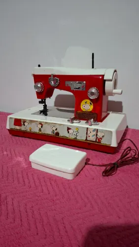 Máquina de Costura Snoopy Estrela Anos 80 Antiga Brinquedo Vintage