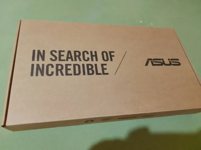 Vende se notebook Lenovo  novíssimo