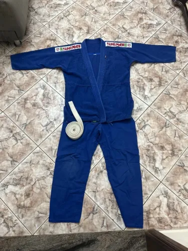 Kimono judô com faixa branca