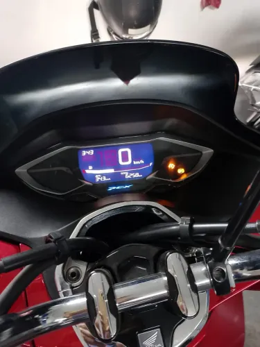 Pcx nova de garagem