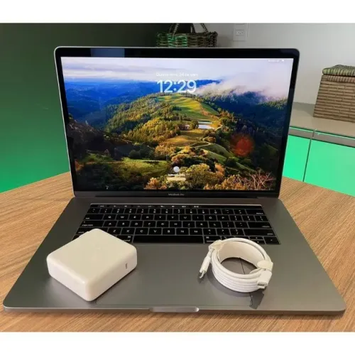 MacBook Pro 15? A1990 2018 - i7 / 32GB / SSD 512GB / Radeon 4GB