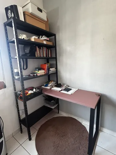 Estante com mesa 