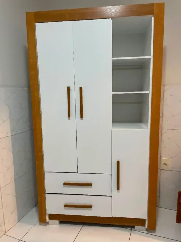 Guarda roupa infantil semi novo