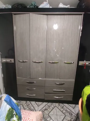 Guarda roupa de casal e cômoda 