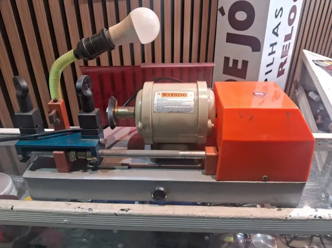 ? Máquina de Copiar Chaves Automática NOVA - Nunca Usada