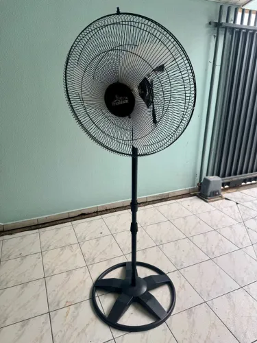 Ventilador de Coluna Delta Premium Bivolt
