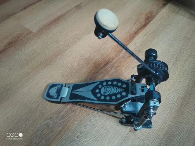 Pedal de Bumbo Taye.