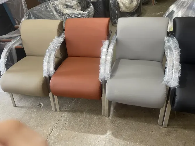 poltronas BELLA em courino