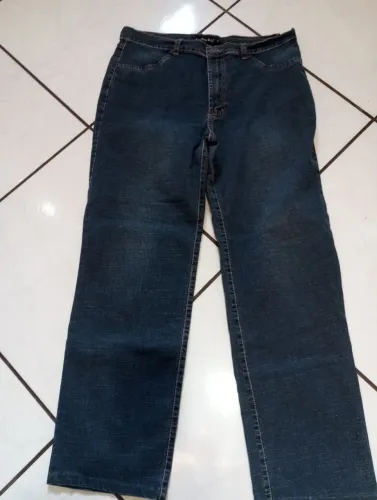 Vendo essa calça jeans feminina