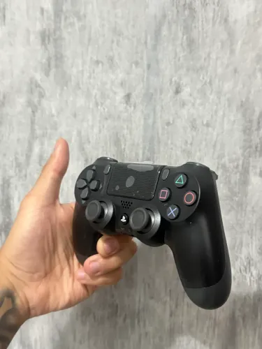 Controle ps4 novo com cabo para carregamento!