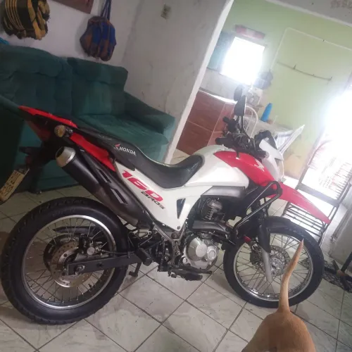 Honda Bros 160 Branca: Impecável e Pronta pra Rodar! ?