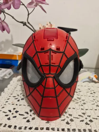 Máscara eletrônica Homem Aranha 
