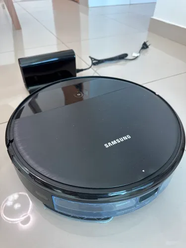 Robô Samsung VR5000RM Aspira e passa pano