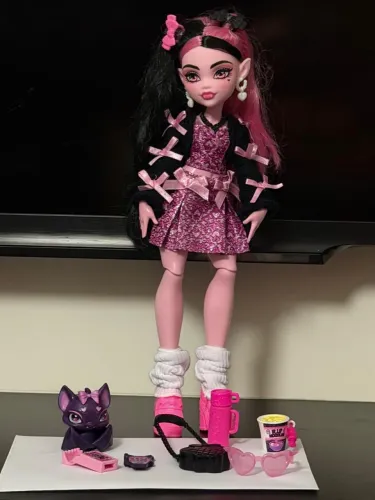 (Completa sem caixa/Leia descrição) boneca monster High draculaura g3 core refresh 2