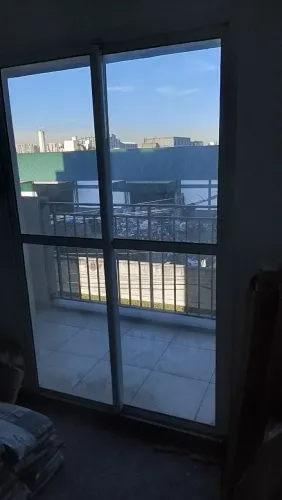 Porta de sacada 140 por 217 retira no local rua Margarinos torres 480 vila Maria