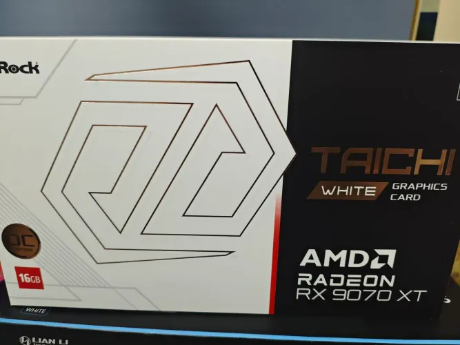 Placa de Vídeo Asrock RX 9070 XT Taichi White OC AMD Radeon 16GB GDDR6 Display LCD rtx pc