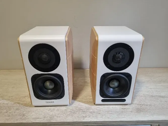Caixa de Som Monitor Edifier S880DB em PERFEITO ESTADO