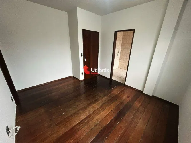 Apartamento para aluguel, 2 quartos (com 1 terceiro quarto opcional), 1 vaga, Sagrada Famí