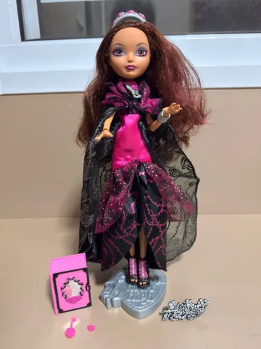 Bonecas Ever After high - Briar Beauty e Maddie Hatter