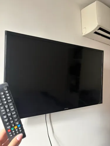 Tv SAMSUNG SMART LED 32 HD - MODELO UN32J4300AG