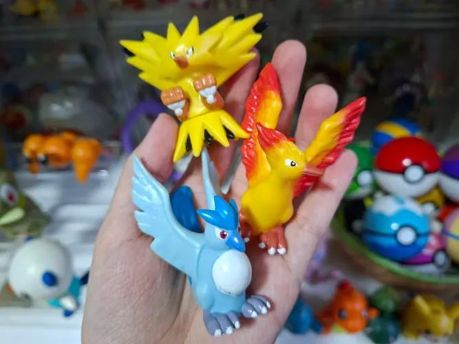 Pokemon Bandai Miniatura Dedoche Moltres, Zapdos e Articuno