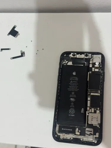 iPhone XR PARA RETIRADA DE PEÇAS
