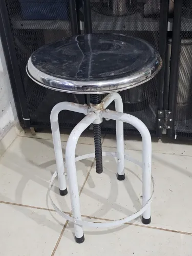 Banquetas Giratórias com Regulagem de Altura