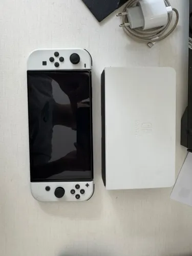 Nintendo Switch OLED - Desbloqueado