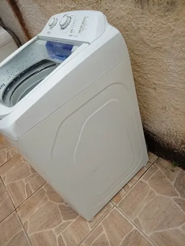 vendo Electrolux muito conservada 12 kilos