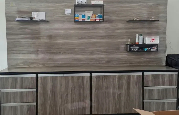 Estante 100% MDF com Rodinhas embaixo - Duas Mini Prateleiras e dois nixos