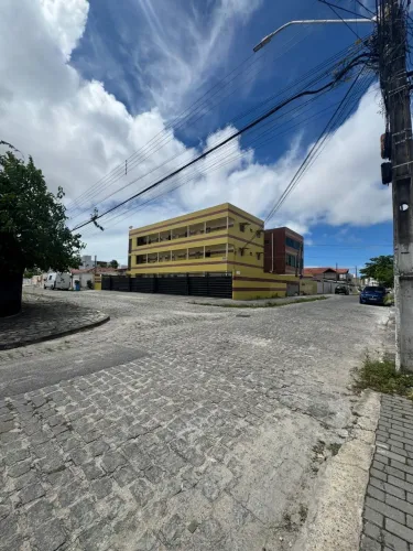Alugo Apto água fria 999$ água/cond e IPTU incluso