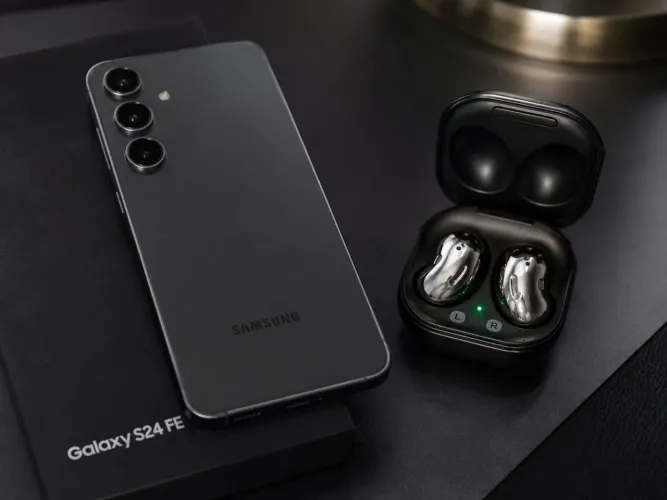 Toco s24 FE+Samsung Galaxy Buds Live por outro celular de meu gosto.