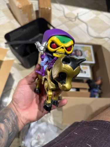 Funko Pop! Rides #278 - Esqueleto no Night Stalker Colecionável
