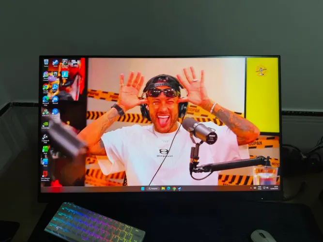 Monitor Aoc 24pol 200hz NOVO