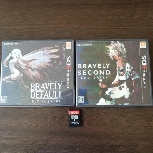 Bravely Default + Bravely Second + Bravely Default II + Manual e Panfletos
