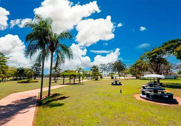 Lote/Terreno para venda possui 450 metros quadrados
