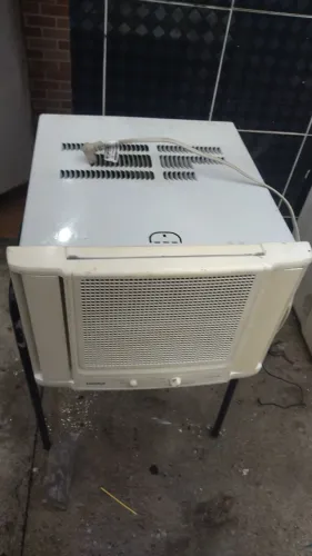 Ar Consul 10.000 BTUs 127V gelando muito ?