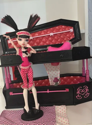 DRACULAURA + CAIXÃO Monster High