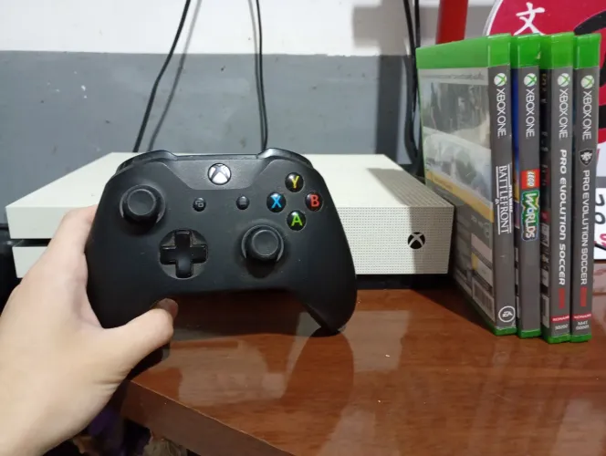 Vídeo game Xbox one s usado