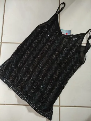 Regatinha preta bordada